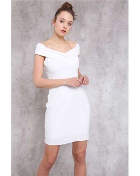 rüyada kızının beyaz elbise giydiğini görmek diyanet